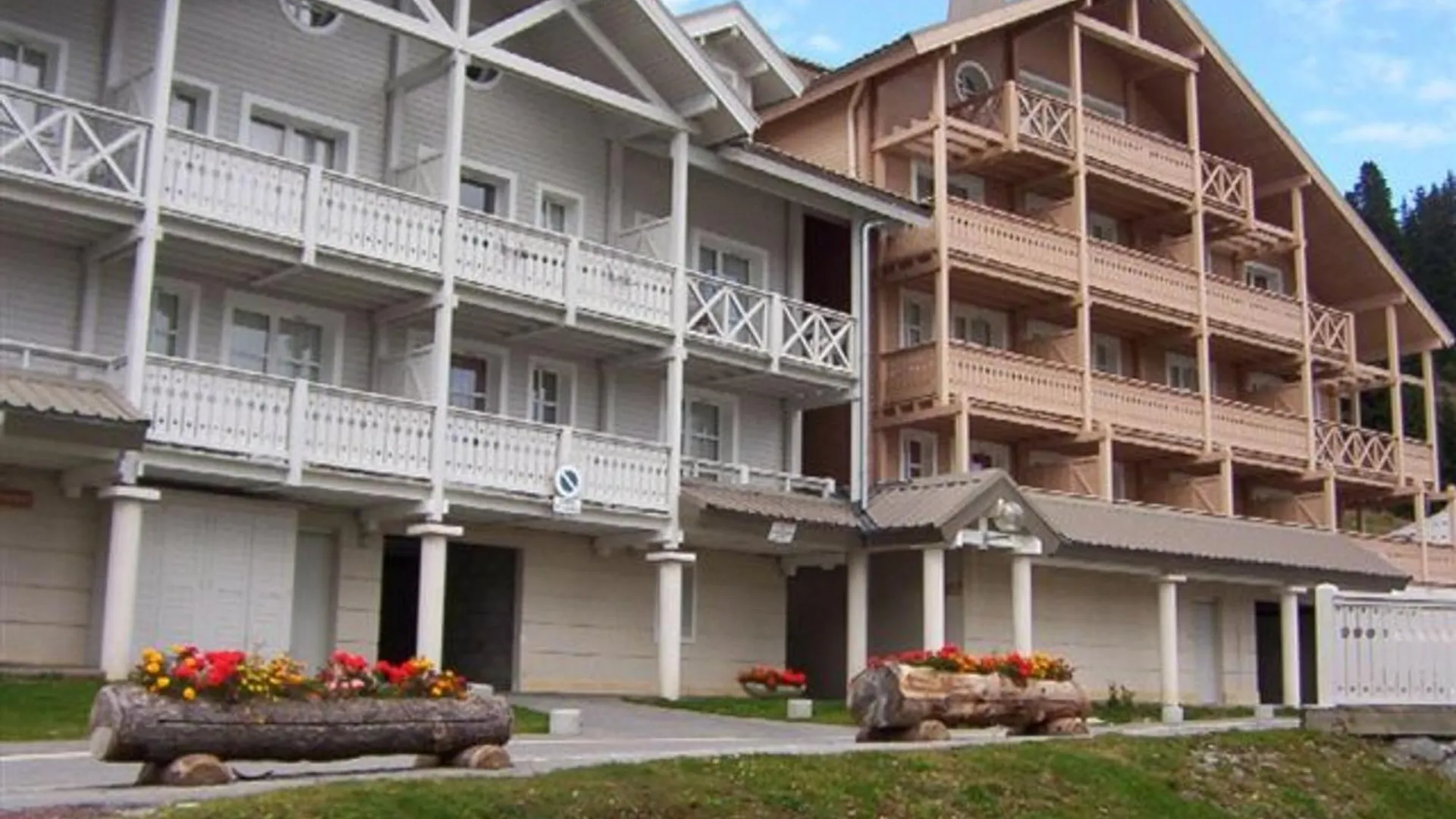 Appartement 3 Pieces Avec Balcon Au Chalet Scandinave, Draps Inclus - Fr-1-425-213 Araches-la-Frasse 0*,  France